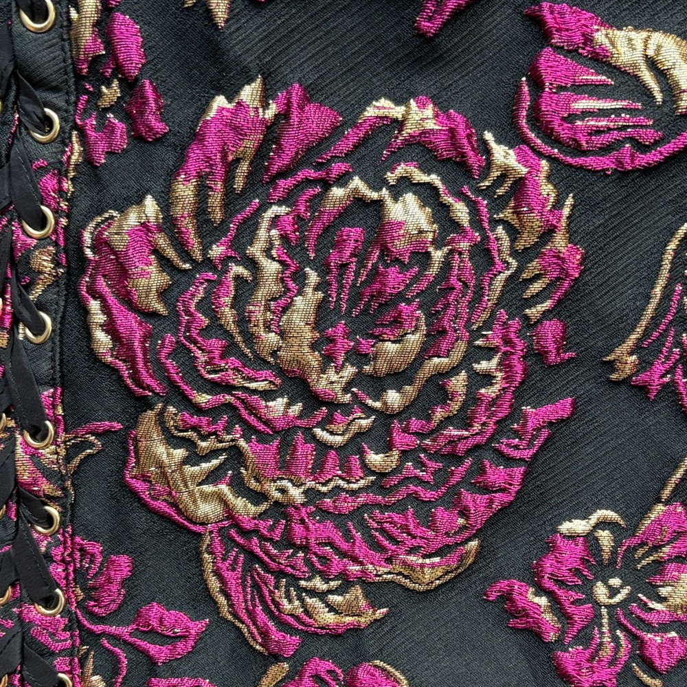 Bebe Baroque Lace Detail Jacquard Mini Skirt | Size 6 - Picture 4 of 9